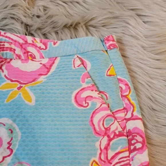 Lilly Pulitzer Bright Floral Cotton Shorts Size 4 - Picture 2 of 7